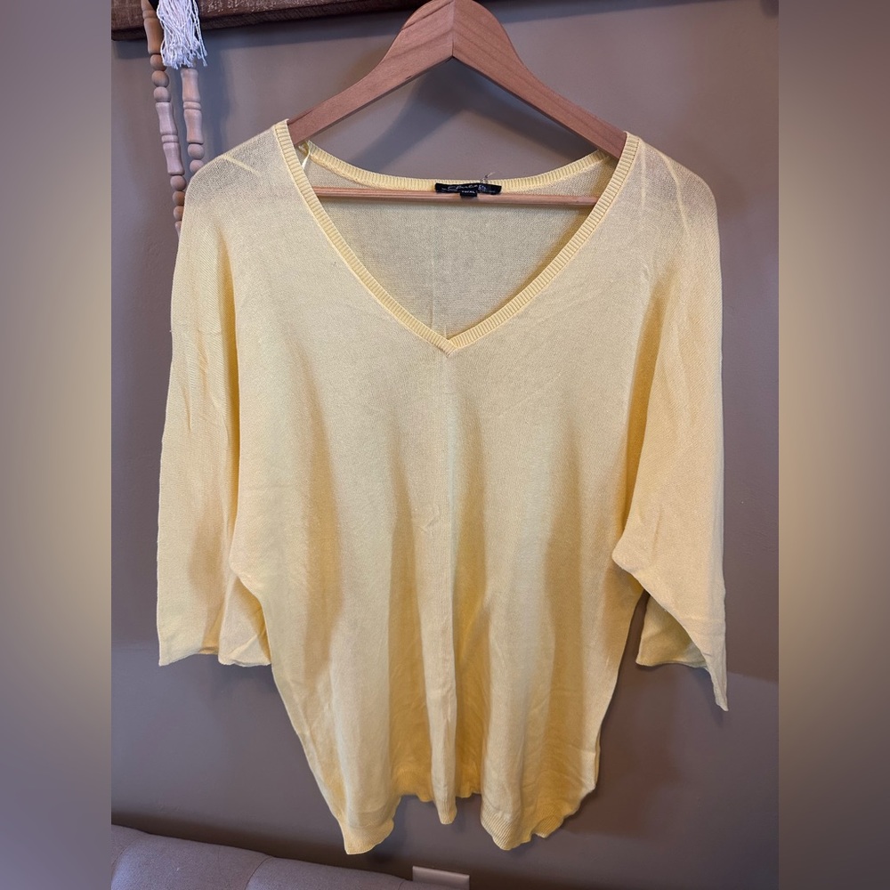 CHARLIE B Soft Yellow‎ V-Neck Tee